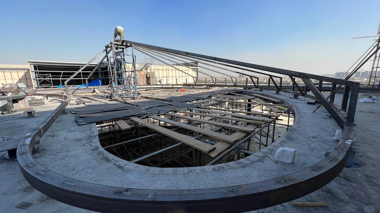 29 m Glass Dome — Interior