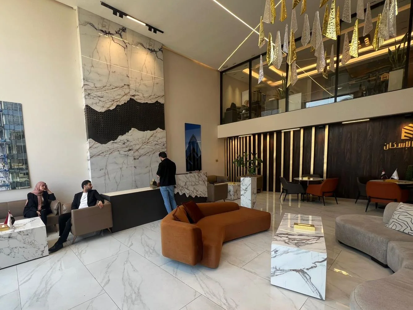 Diqat Al Iskan — Interior